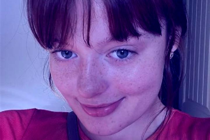 Zoe, 33, a red green-eyed caucasian companion based in Kakkanad. Offering BDSM, Fetish, Dinner Date, Massage. Available for incall and outcall, overnight boo...