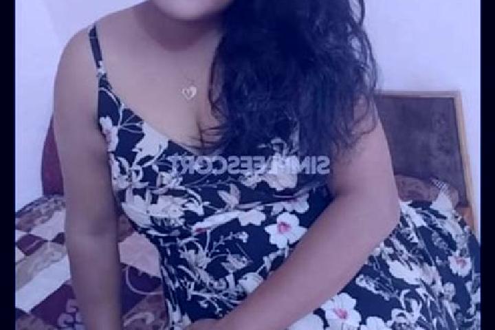 Zoe, 33 — Escort in Ad Dann, Yemen