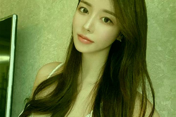 Zoe, 33 — Escort in Aitianba, China