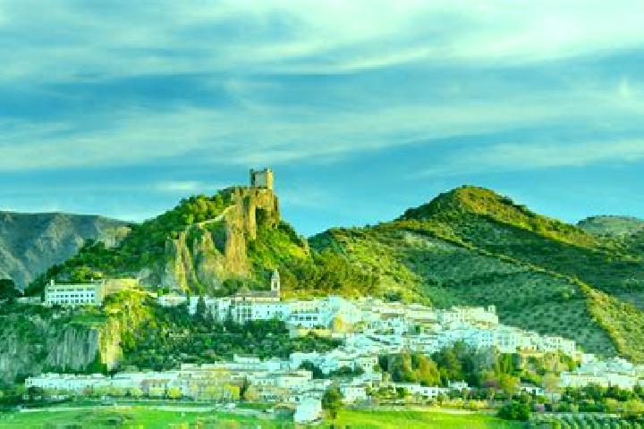 Zoe, 33 — Escort in Herguijuela de la Sierra, Spain