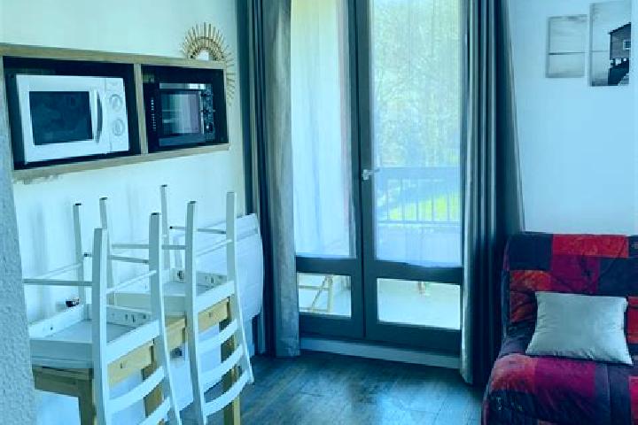 Zoe, 33 — Escort in Lamalou-les-Bains, France