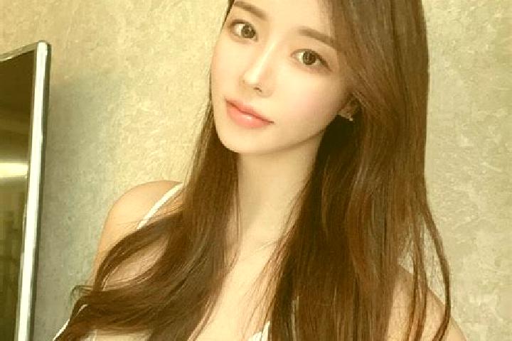 Zoe, 33 — Escort in Xiaomenjia, China