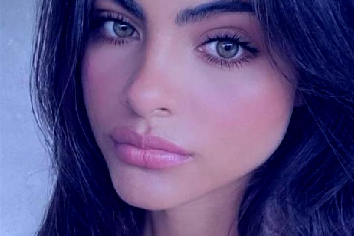 Zoe, 34, a black grey-eyed indian companion based in Sangiangteras. Offering CIM, Travel Companion, Striptease, Duos. Available for incall and outcall, day a...