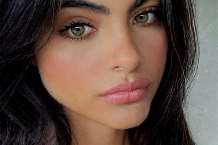 Zoe, 34, a black hazel-eyed caucasian companion based in Afsin. Offering Duos, Dinner Date, Striptease, Travel Companion. Available for incall and outcall, d...