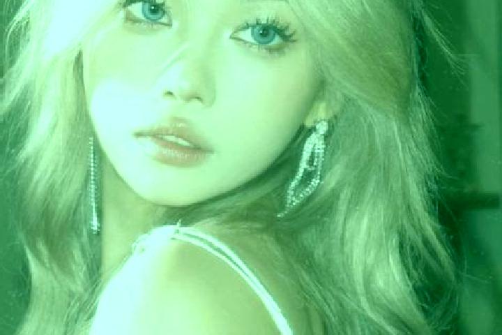 Zoe, 34, a blonde grey-eyed asian companion based in Steenderen. Offering Dinner Date, BDSM, OWO, Striptease. Available for incall and outcall, overnight boo...