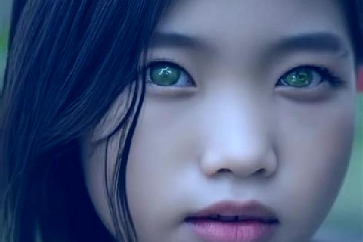 Zoe, 34, a red green-eyed asian companion based in Neidhartshausen. Offering OWO, Roleplay, 69. Available for incall and outcall, day and evening dates.
