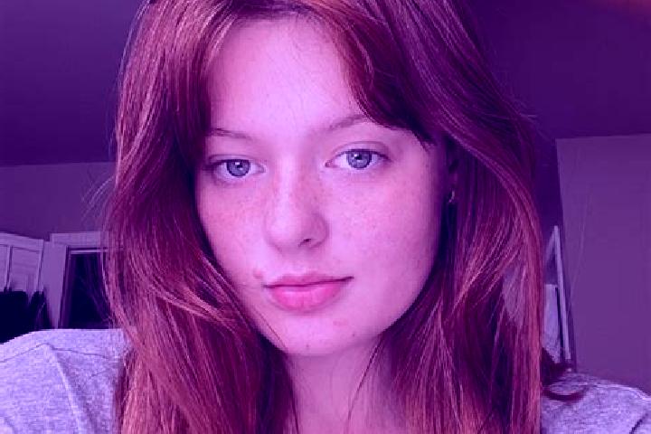 Zoe, 34, a red green-eyed caucasian companion based in Corca. Offering OWO, Deep French Kissing, BDSM. Available for incall and outcall, overnight bookings a...