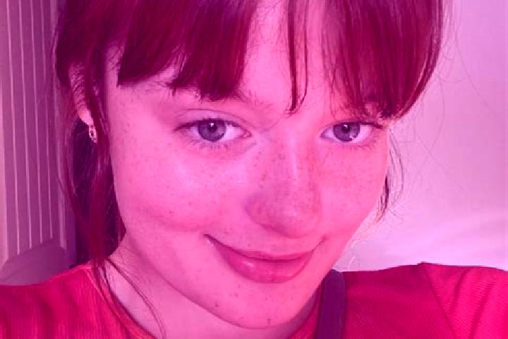 Zoe, 34, a red grey-eyed caucasian companion based in Pohjois-Kyttaelae. Offering Dinner Date, Fetish, OWO, Duos. Available for incall and outcall, day and e...