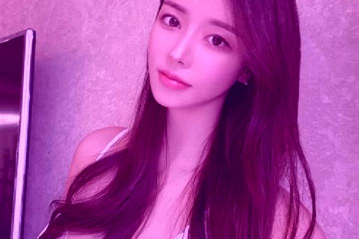 Zoe, 34 — Escort in Luotuo, China
