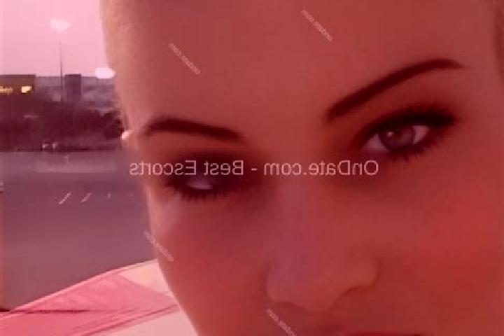 Zoe, 34 — Escort in Verden, United States