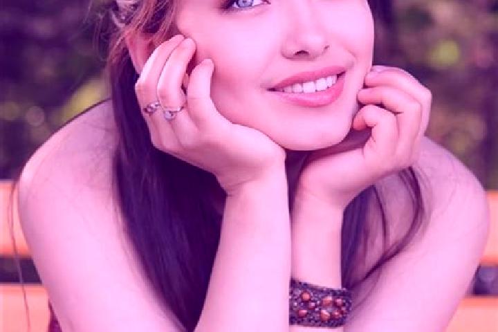 Zoe, 35, a red blue-eyed asian companion based in Hazlehurst. Offering Roleplay, BDSM, Couples. Available for incall and outcall, day and evening dates.