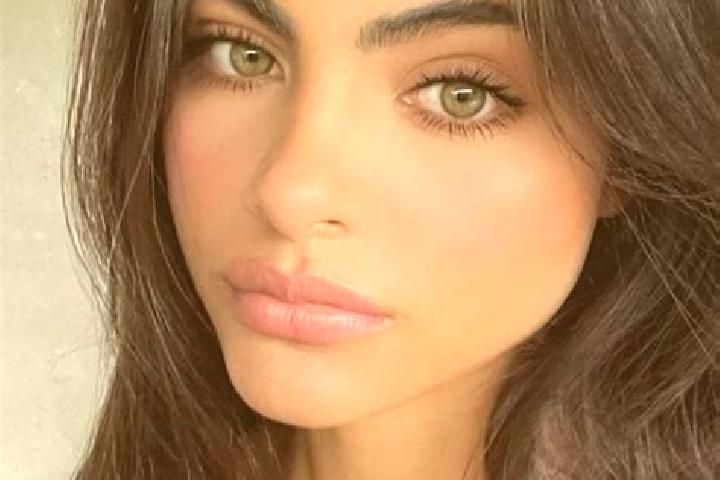 Zoe, 35, a red green-eyed indian companion based in Dutluca. Offering GFE, OWO, Deep French Kissing, 69, Overnight. Available for incall and outcall, overnig...