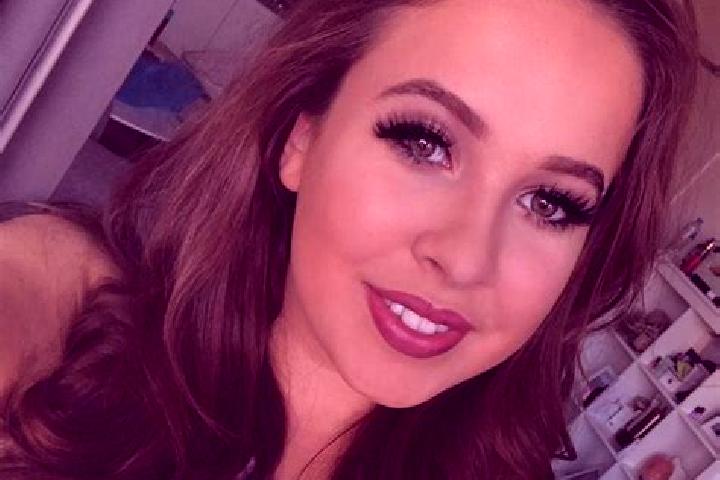 Zoe, 36, a red brown-eyed middle eastern companion based in Chivata. Offering Striptease, A-Level, Fetish, Party Girl. Available for incall and outcall, over...