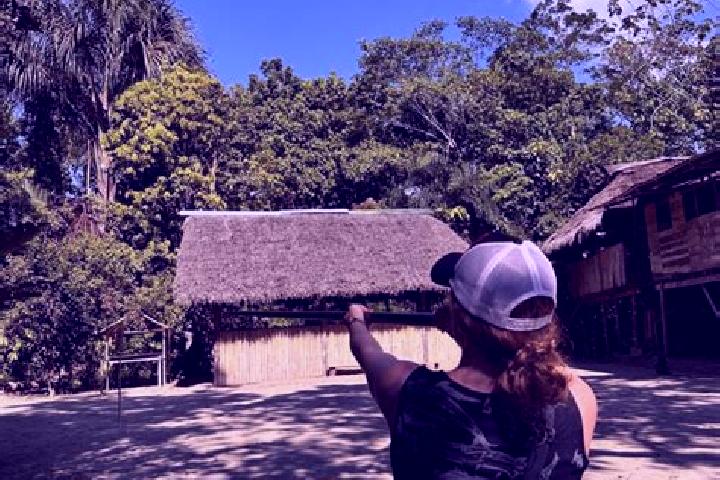 Zoe, 36 — Escort in Guano, Ecuador