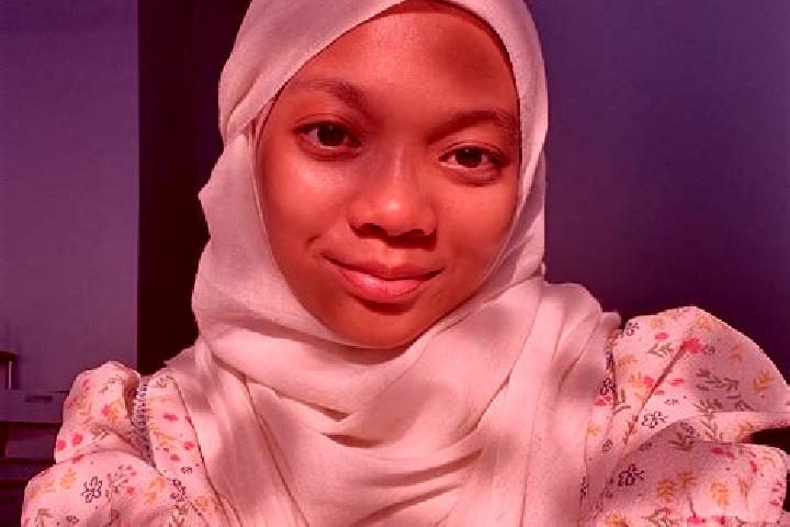 Zoe, 36 — Escort in Lepak, Indonesia