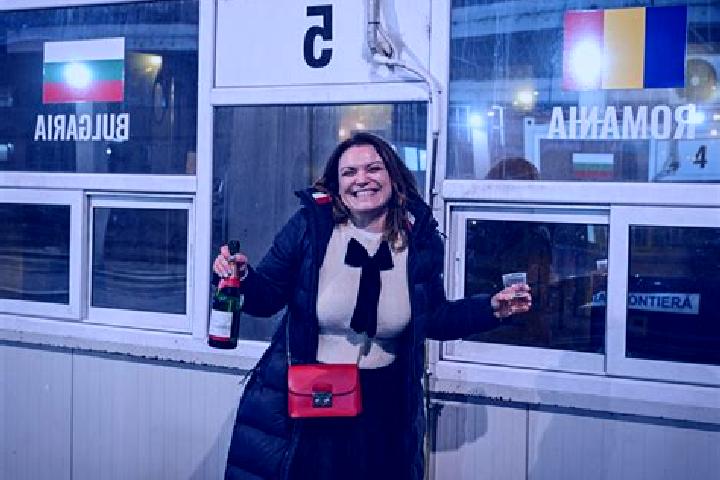 Zoe, 36 — Escort in Spinu, Romania