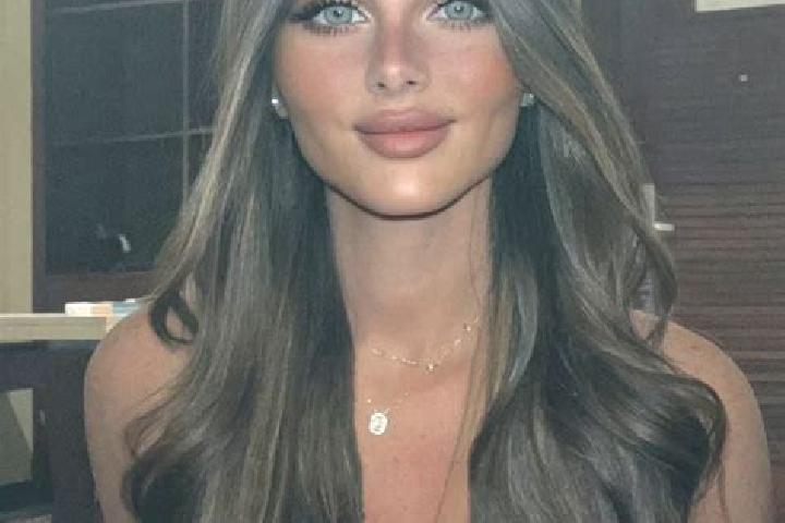 Zoe, 37, a brunette dark-eyed asian companion based in Creteni. Offering Travel Companion, Dinner Date, Erotic Massage, Girlfriend Experience, Deep French Ki...