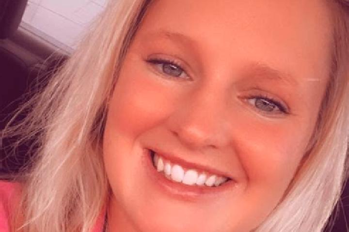 Zoe, 37 — Escort in Allgood, United States