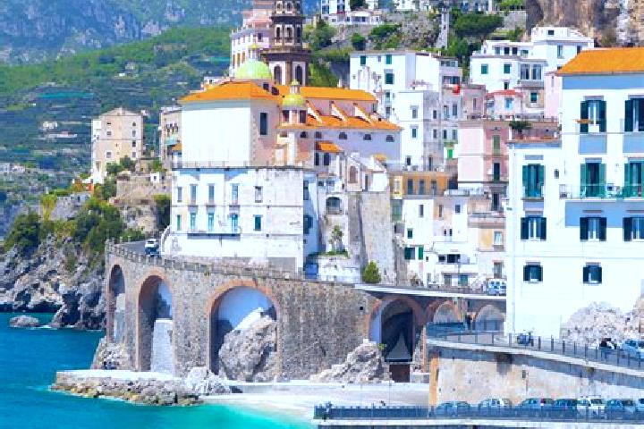 Zoe, 37 — Escort in Torre Mondovi, Italy