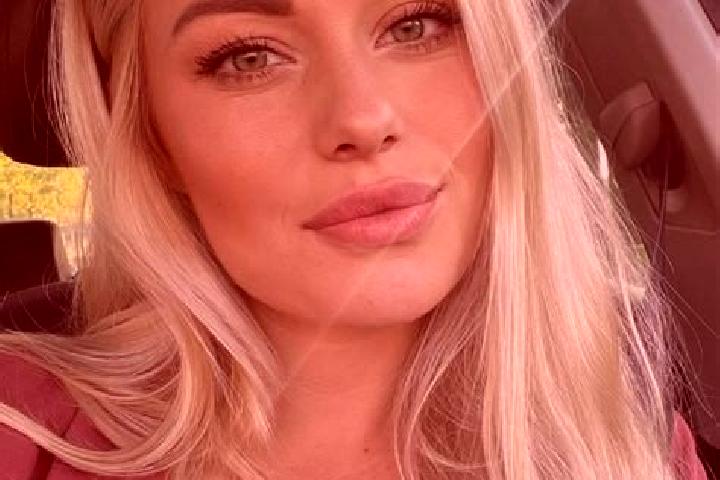 Zoe, 38, a blonde hazel-eyed caribbean companion based in Sacsamarca. Offering Duos, 69, Domination. Available for incall and outcall, overnight bookings ava...