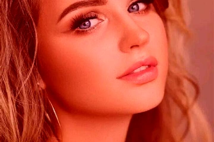 Zoe, 38, a dark blonde blue-eyed european companion based in Tuod. Offering Overnight, Party Girl, GFE. Available for incall and outcall, day and evening dates.