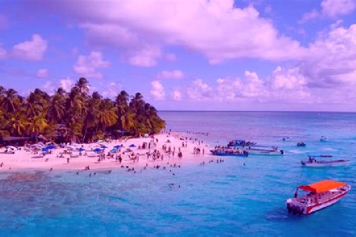 Zoe, 38, a red blue-eyed caribbean companion based in San Andres. Offering GFE, Deep French Kissing, Striptease. Available for incall and outcall, day and ev...