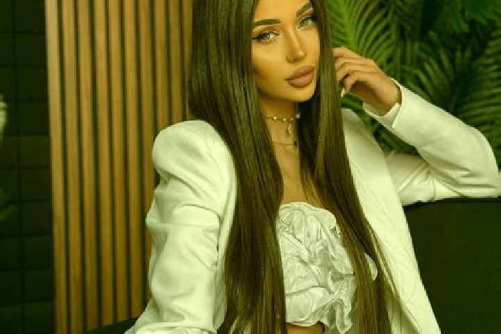 Zoe, 38 — Escort in Davtashen, Armenia