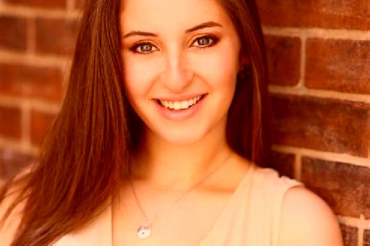 Zoe, 38 — Escort in Glencoe, United States