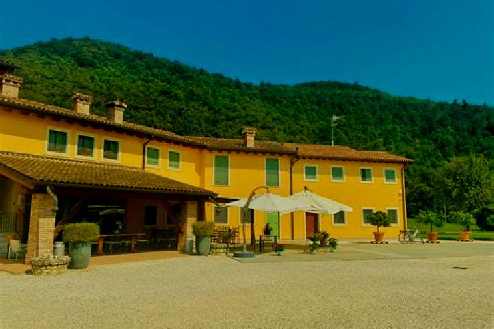 Zoe, 38 — Escort in Ripalta Arpina, Italy