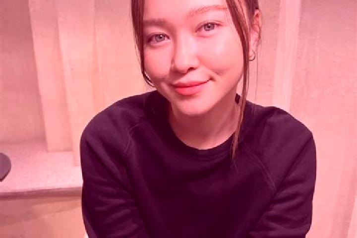 Zoe, 39, a brunette blue-eyed asian companion based in Stramproy. Offering Massage, BDSM, Party Girl, Couples, Overnight. Available for incall and outcall, o...
