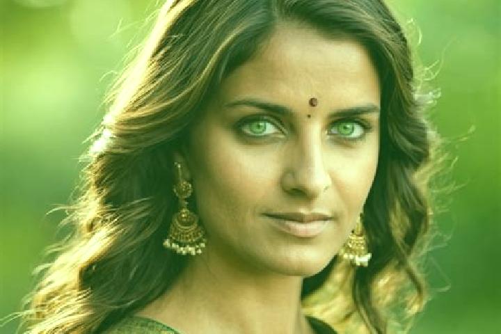 Zoe, 39, a brunette green-eyed indian companion based in Chiaulis. Offering Travel Companion, Couples, Girlfriend Experience. Available for incall and outcal...