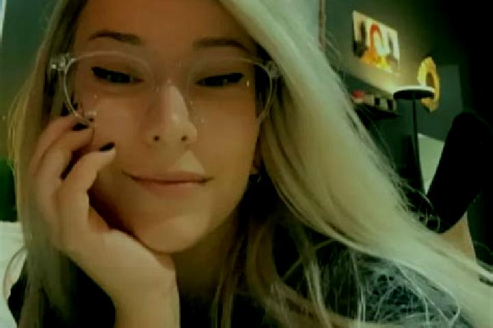 Zoe, 39, a platinum blonde dark-eyed mediterranean companion based in Amherstburg. Offering Duos, Girlfriend Experience, GFE, OWO. Available for incall and o...