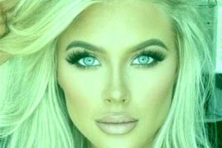Zoe, 39, a platinum blonde green-eyed indian companion based in La Oroya. Offering Fetish, OWO, Striptease. Available for incall and outcall, day and evening...