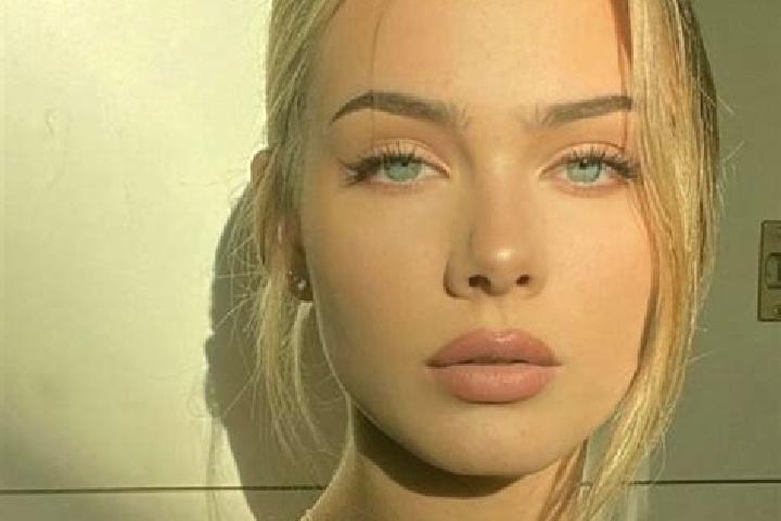 Zoe, 39, a red blue-eyed european companion based in Carmel. Offering Overnight, Striptease, Dinner Date, Prostate Massage, Deep French Kissing. Available fo...