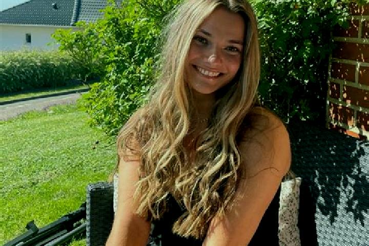 Zoe, 39 — Escort in Neder Holluf, Denmark