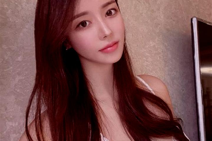 Zoe, 39 — Escort in Shangjiang, China