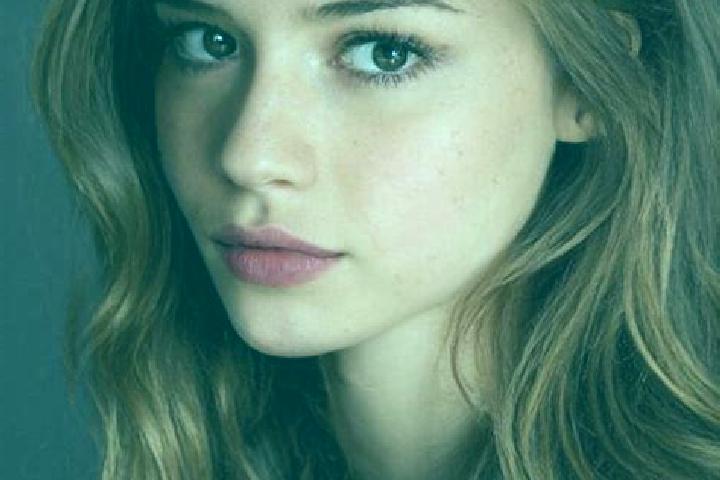 Zoey, 20, a auburn hazel-eyed mediterranean companion based in Oleshky. Offering GFE, Overnight, Prostate Massage. Available for incall and outcall, overnigh...