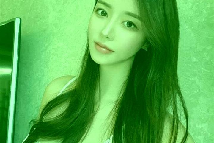 Zoey, 20 — Escort in Gangou, China