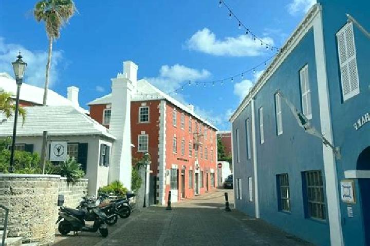 Zoey, 20 — Escort in St George s Parish, Bermuda