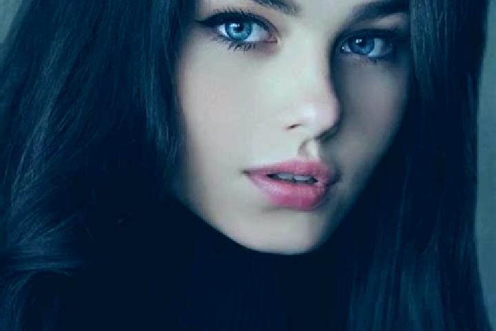 Zoey, 21, a black blue-eyed slavic companion based in Rompon. Offering Massage, Fetish, BDSM. Available for incall and outcall, day and evening dates.