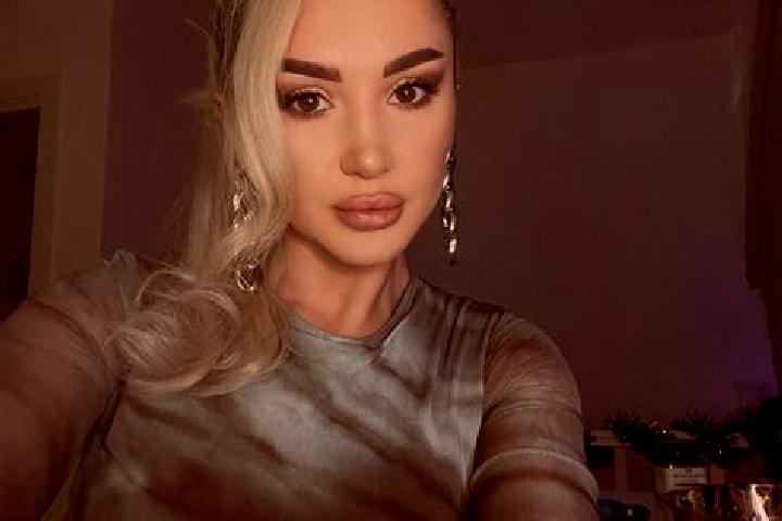Zoey, 21, a blonde brown-eyed indian companion based in Heilsbronn. Offering Tantra, CIM, BDSM, Striptease, Travel Companion. Available for incall and outcal...