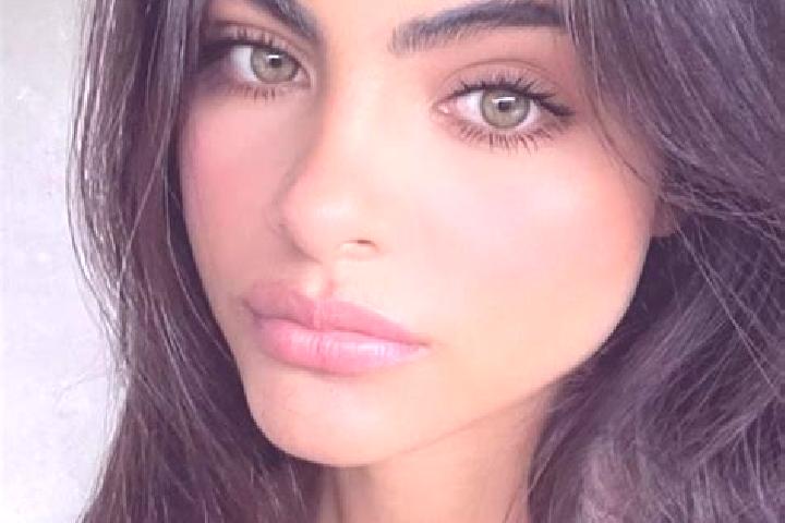 Zoey, 21, a chestnut dark-eyed indian companion based in Auxy. Offering Roleplay, Travel Companion, CIM, Overnight, Striptease. Available for incall and outc...