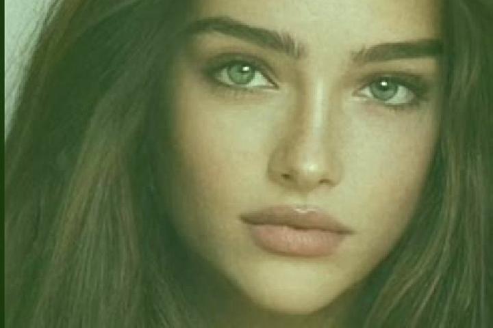 Zoey, 21, a chestnut grey-eyed caucasian companion based in La Brousse. Offering Massage, BDSM, Dinner Date. Available for incall and outcall, overnight book...