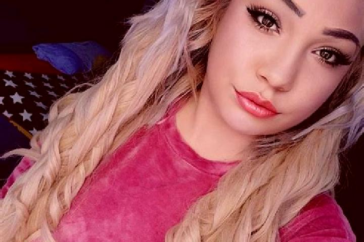 Zoey, 21 — Escort in Ulm, United States