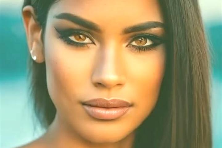 Zoey, 22, a brunette amber-eyed latina companion based in Essau. Offering Travel Companion, Dinner Date, Roleplay, Party Girl. Available for incall and outca...