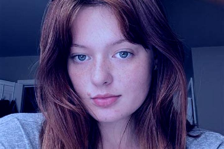 Zoey, 22, a red grey-eyed mediterranean companion based in Alvarado. Offering Dinner Date, Travel Companion, Fetish, Tantra, 69. Available for incall and out...