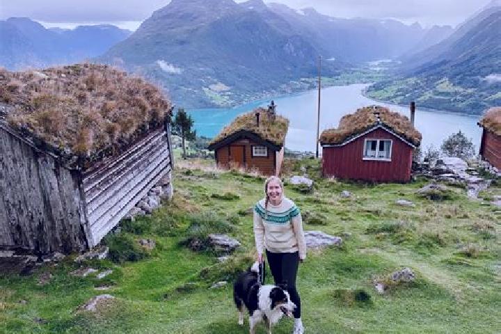 Zoey, 22 — Escort in Fossby, Norway