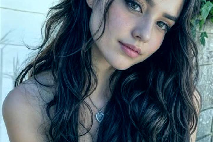 Zoey, 23, a chestnut hazel-eyed middle eastern companion based in Feusdorf. Offering BDSM, Girlfriend Experience, Striptease. Available for incall and outcal...