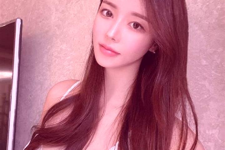 Zoey, 23 — Escort in Wu erqihan, China