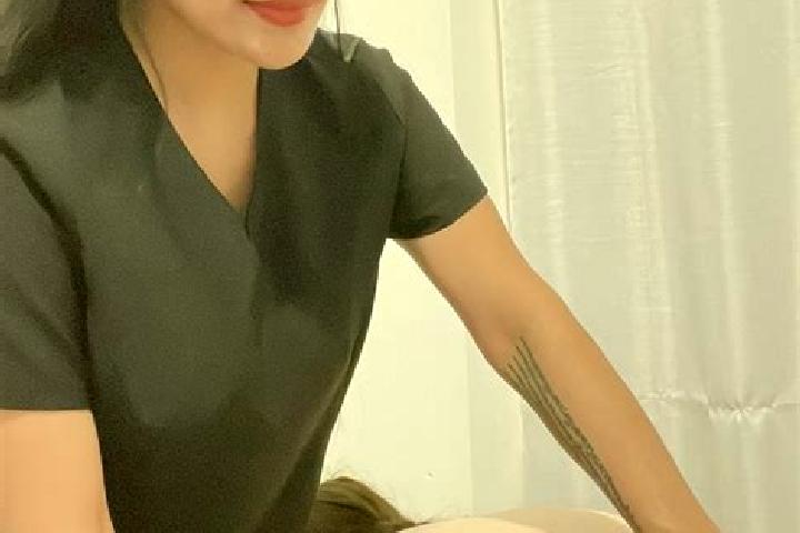 Zoey, 24, a black hazel-eyed mixed companion based in Certaldo. Offering Erotic Massage, Tantra, Massage. Available for incall and outcall, overnight booking...